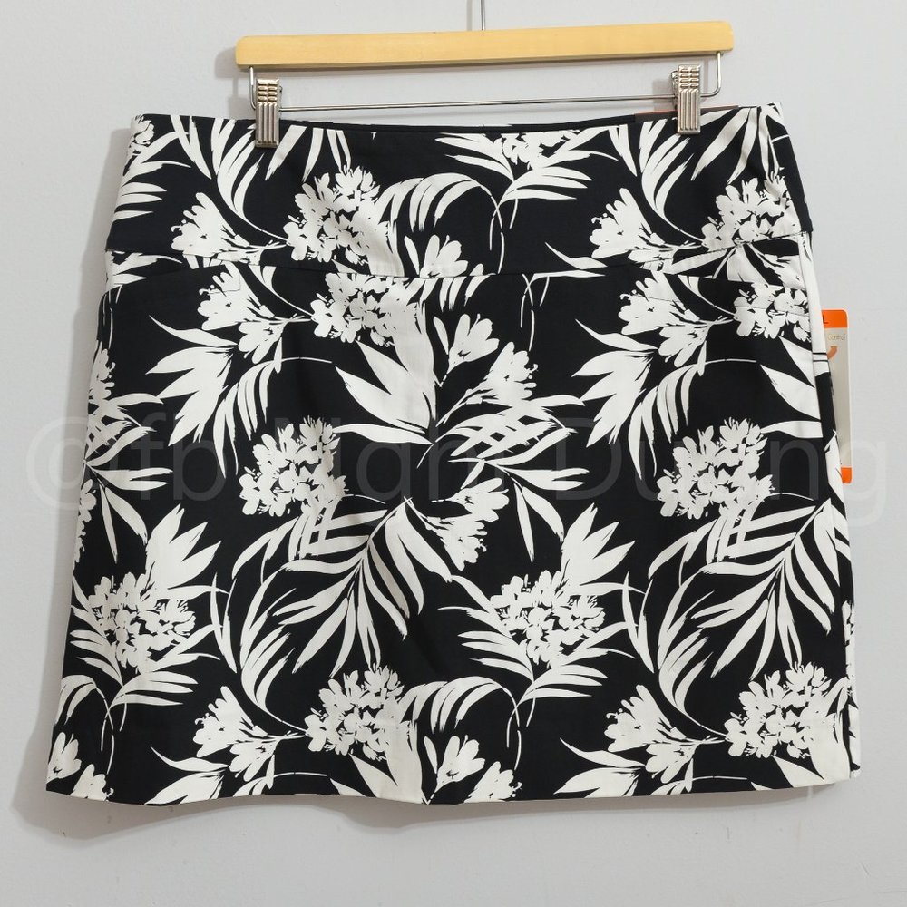 S.C. & CO Ladies' Skort Pull-On,‎ Tummy Control Waistband Multi (Black Floral)